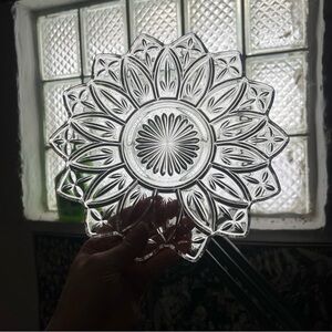 Federal glass pedal serving plate